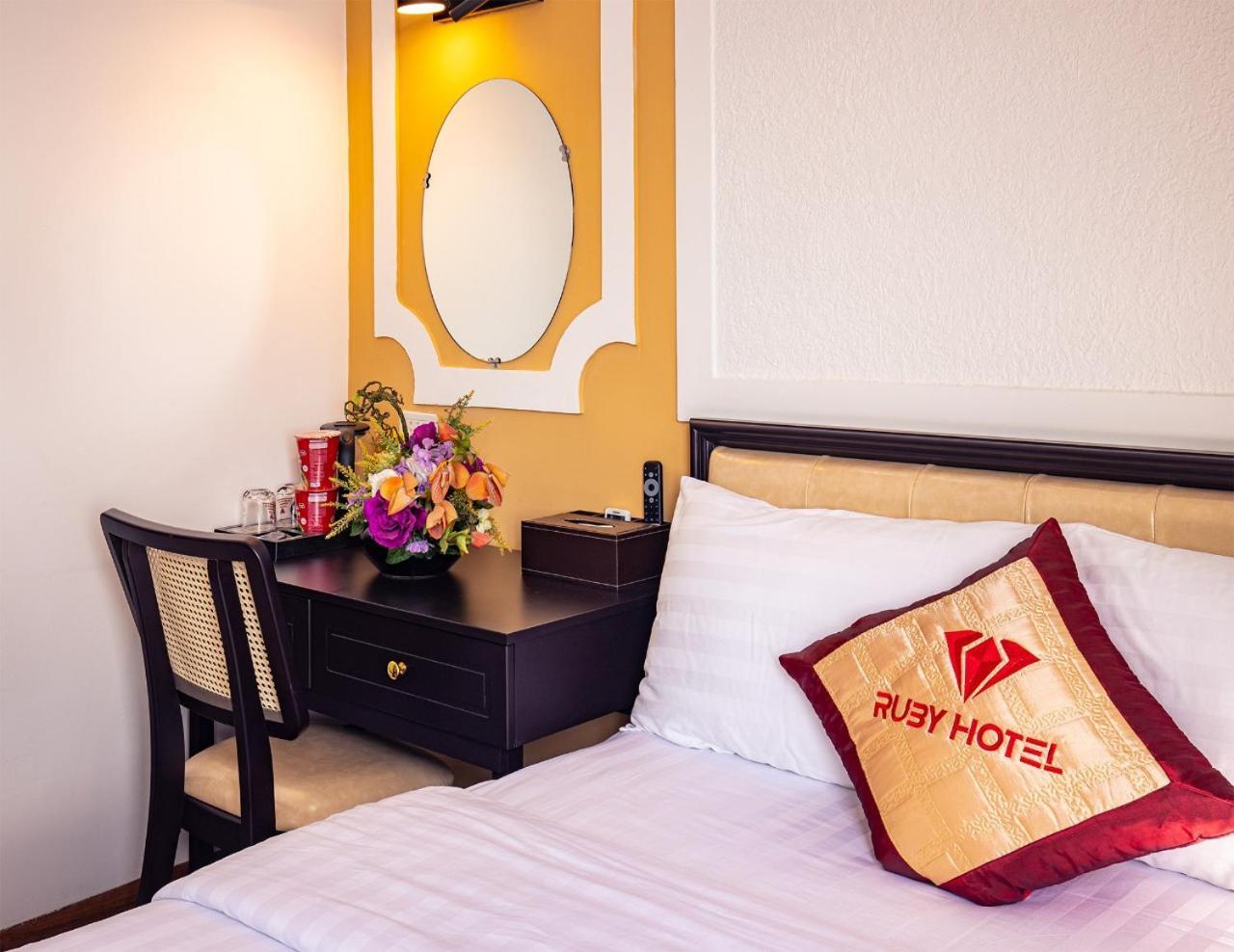 Ruby Hotel Виньлонг Экстерьер фото