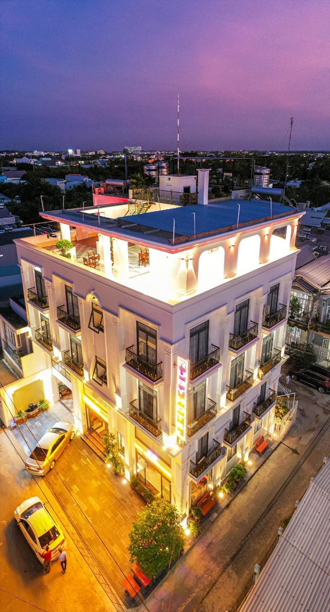 Ruby Hotel Виньлонг Экстерьер фото