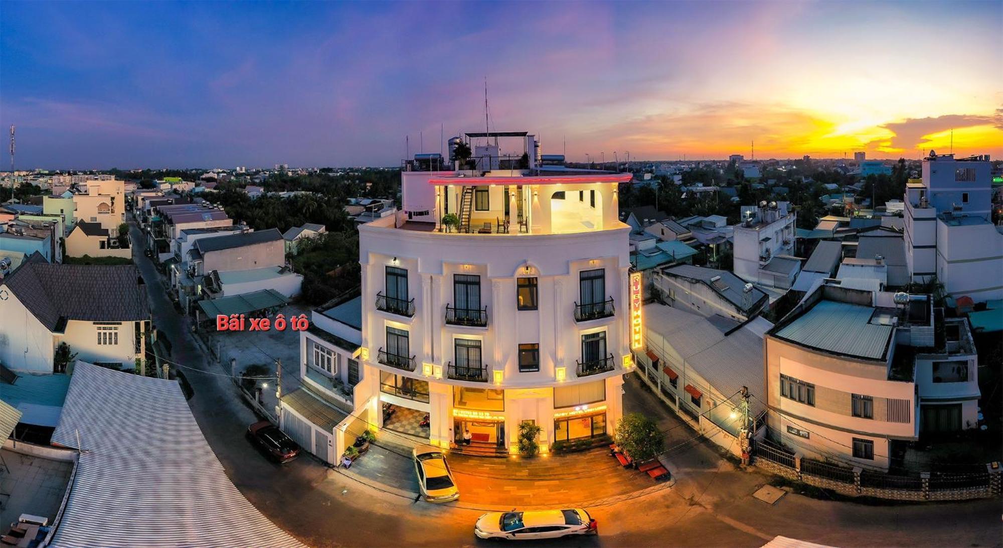 Ruby Hotel Виньлонг Экстерьер фото