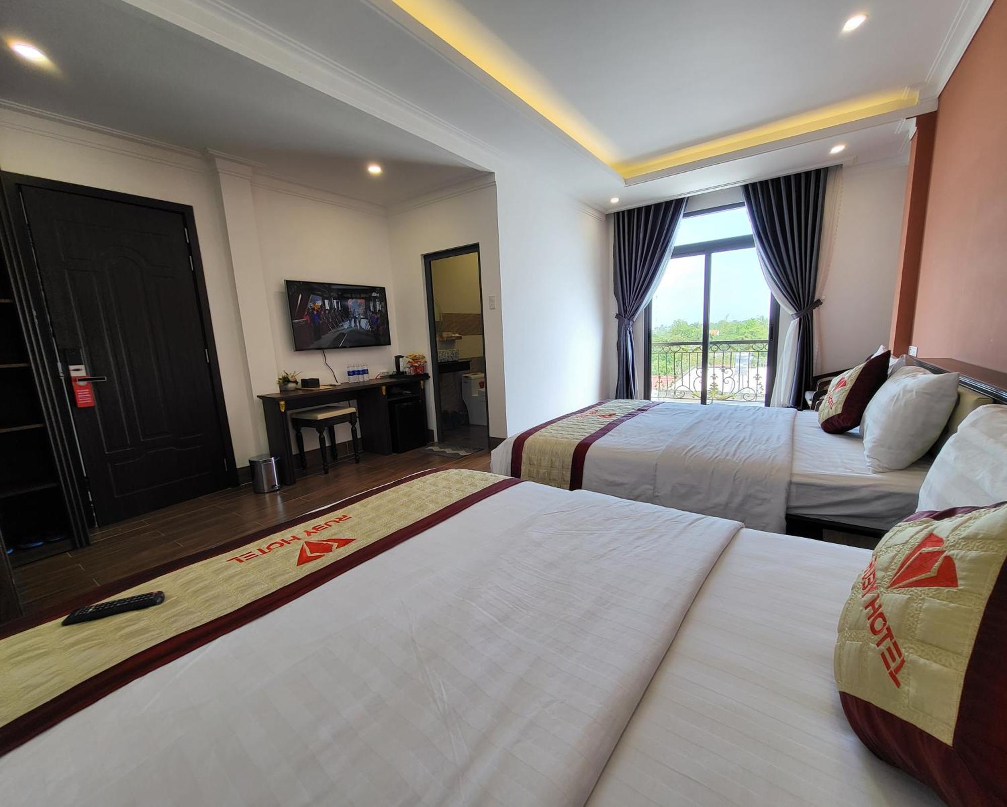 Ruby Hotel Виньлонг Экстерьер фото