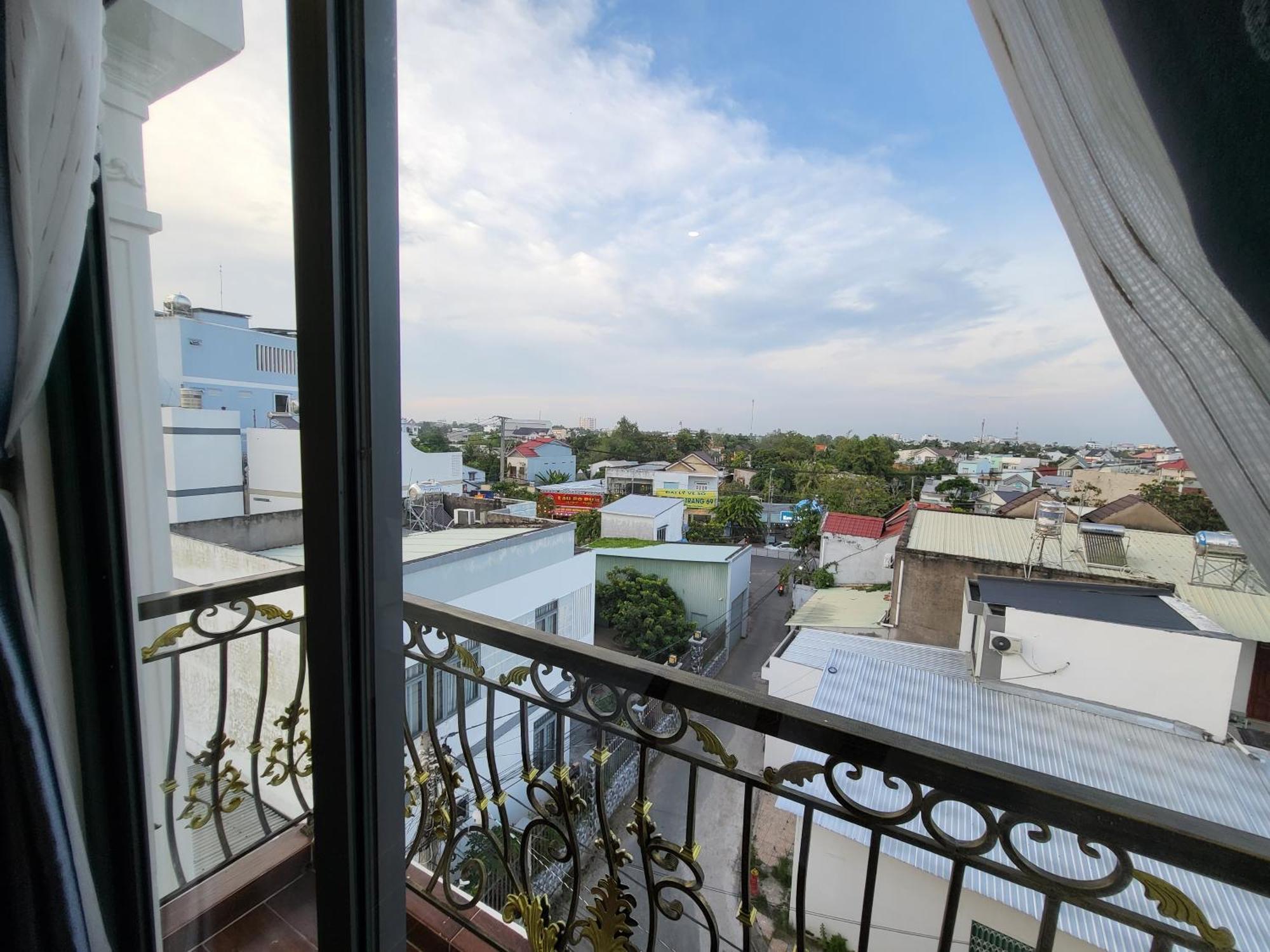Ruby Hotel Виньлонг Экстерьер фото