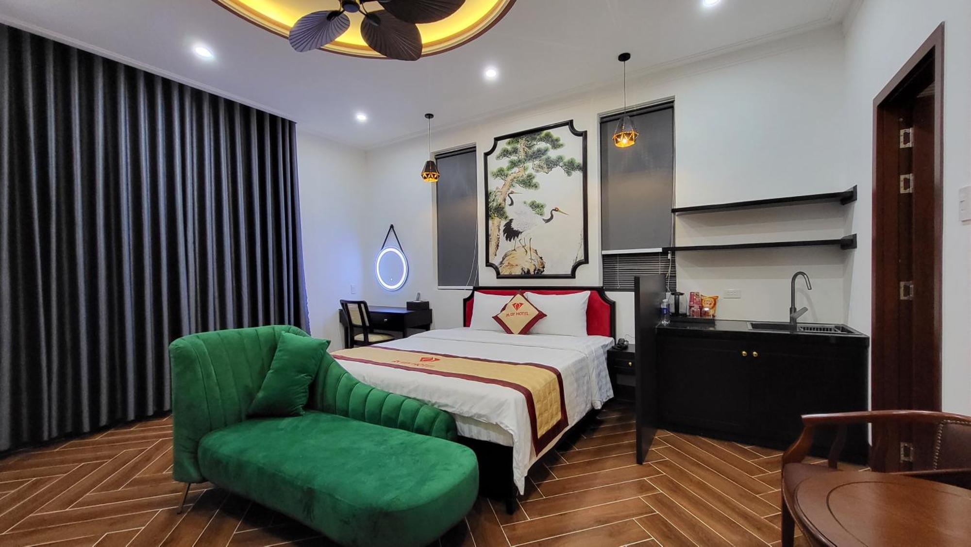 Ruby Hotel Виньлонг Экстерьер фото