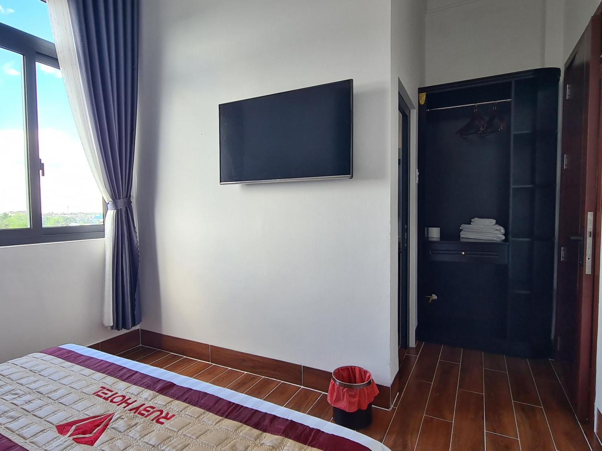 Ruby Hotel Виньлонг Экстерьер фото