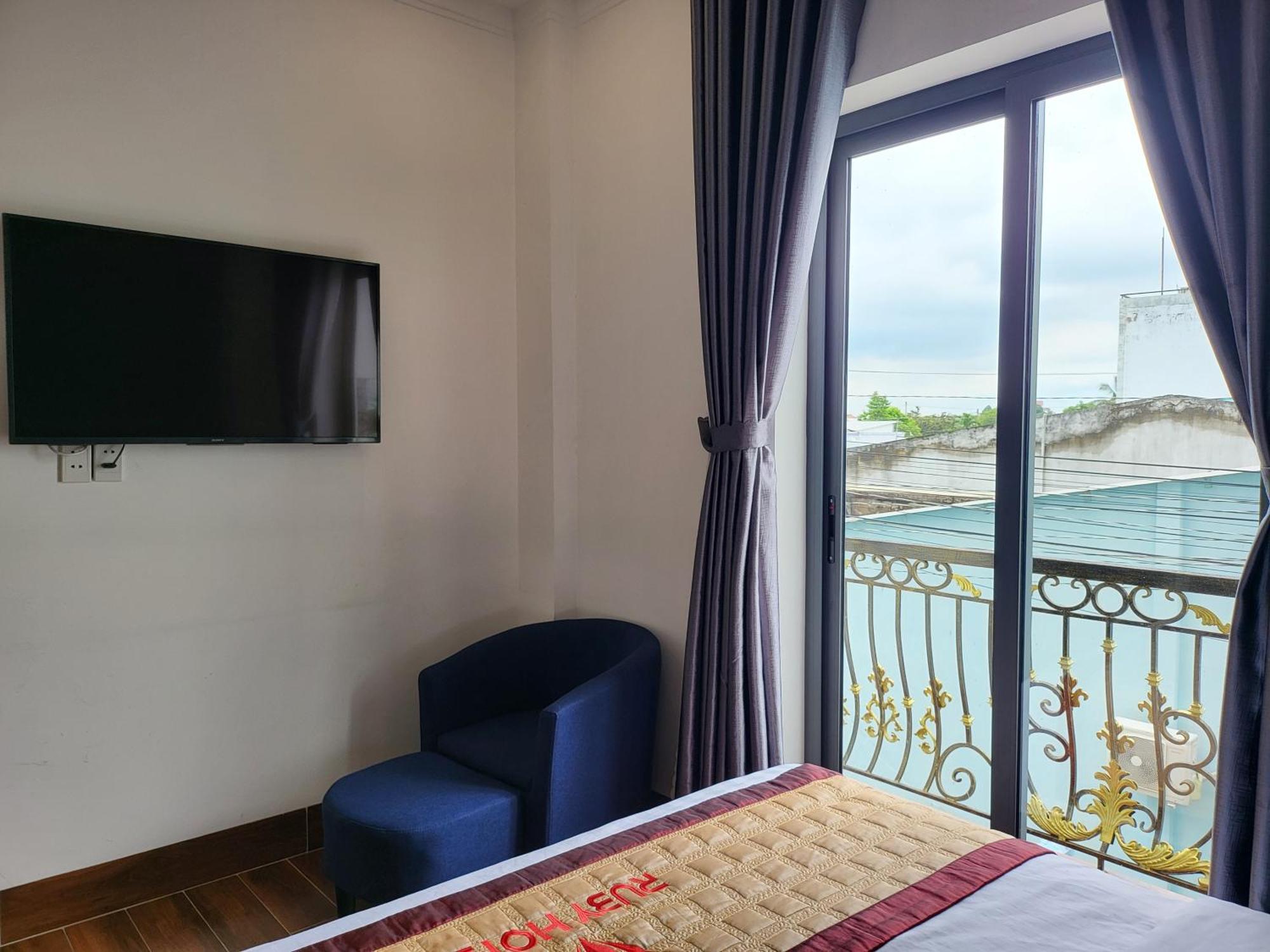Ruby Hotel Виньлонг Экстерьер фото